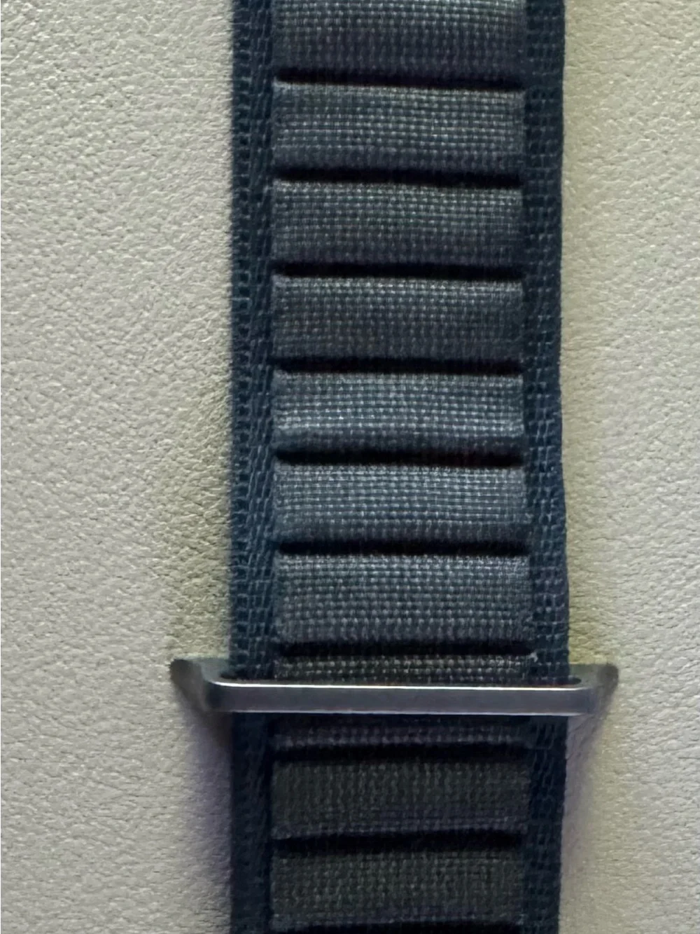 Apple Nylon Loop Band Dark Gray/Black